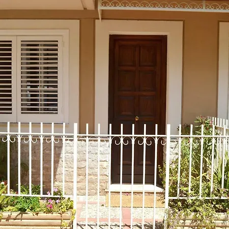 Casa Dahlia Apartment